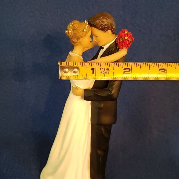 Beautiful Ceramic Bride and Groom Couple Figurine - Picture 16 of 16